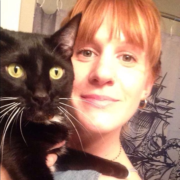 Meet your Posher, Heather - Picture 2 of 2